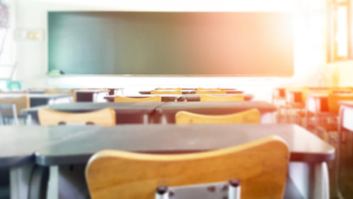 場当たり的な発言によって休校した様子