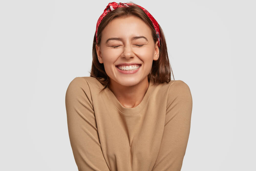 相好を崩した表情の女性