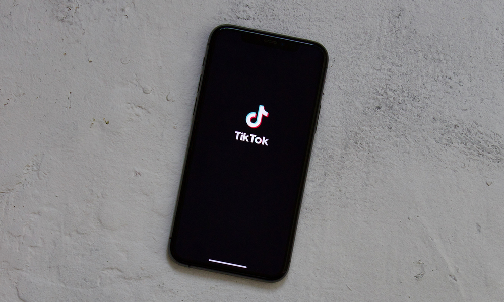 TikTokのアプリをイメージ