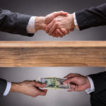 二枚舌 の使い方や意味 例文や類義語を徹底解説 言葉の手帳 様々なジャンルの言葉や用語の意味や使い方 類義語や例文まで徹底解説します