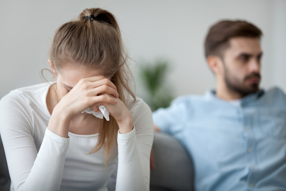 狷介な男性に頭を悩ませる女性