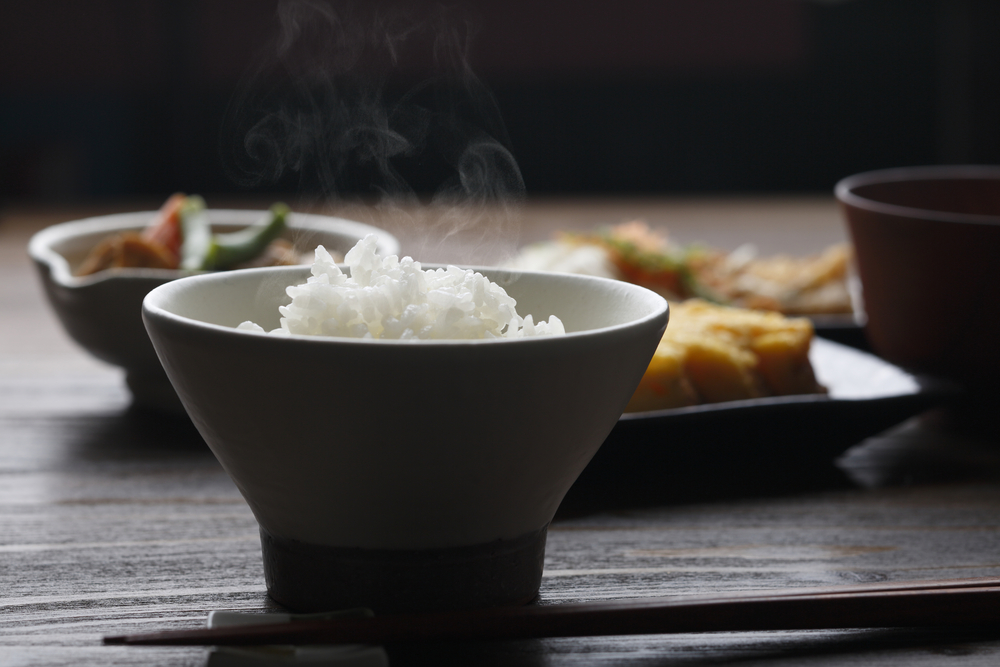 上げ膳据え膳 の使い方や意味 例文や類義語を徹底解説 言葉の手帳 様々なジャンルの言葉や用語の意味や使い方 類義語や例文まで徹底解説します 上げ膳据え膳 の使い方や意味 例文や類義語を徹底解説 言葉の手帳 様々なジャンルの言葉や用語の意味や使い方 類義語や例文まで徹底解説します